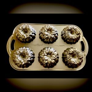 Nordic Ware 6-Cavity Bundt Pan